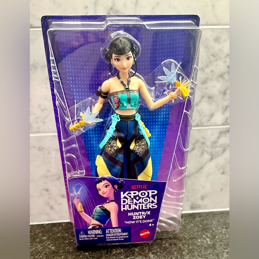 KPop Demon Hunters HUNTR/X Zoey Fashion Doll by Mattel NIB